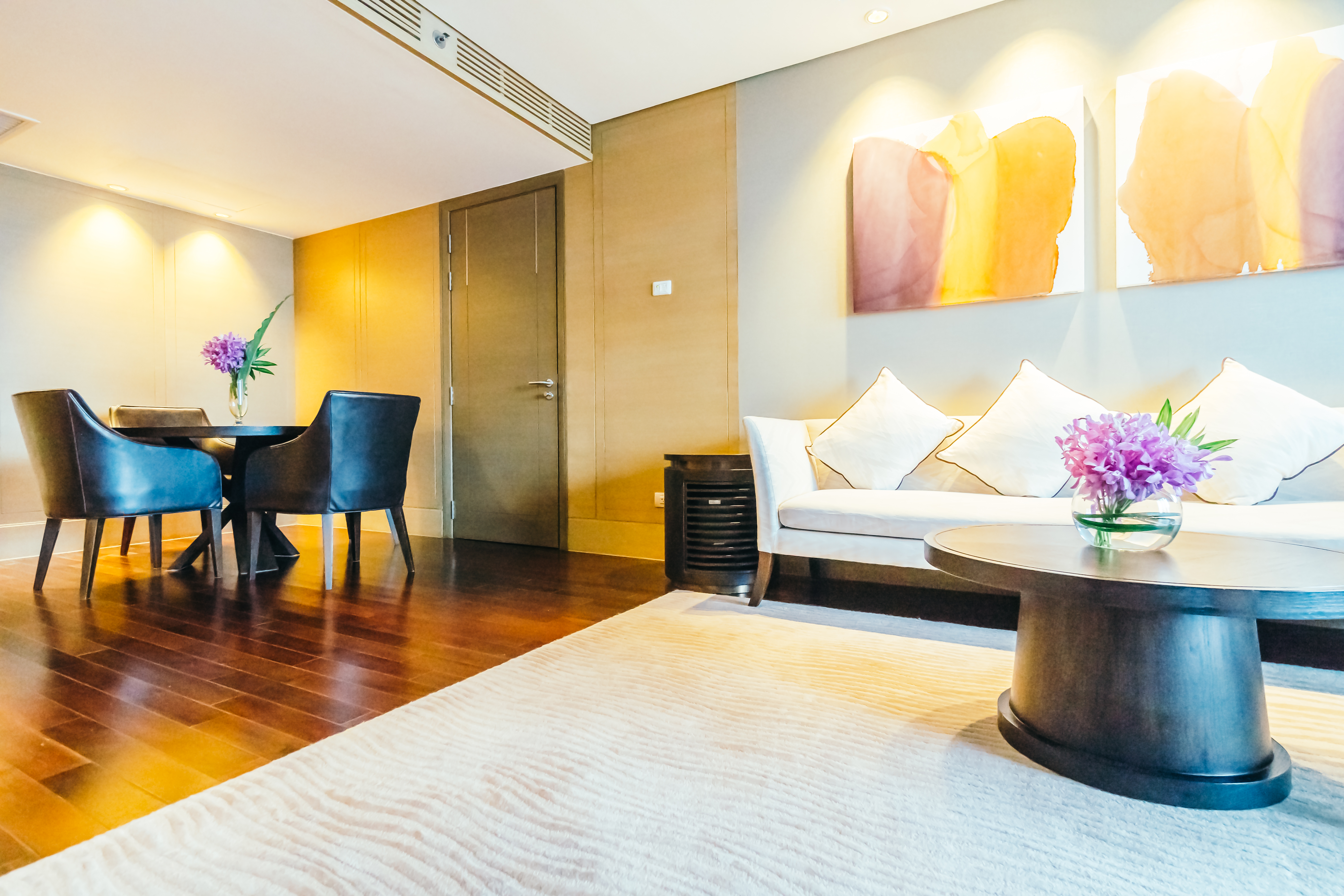 Why Guests Take Photos in Some Apartments More Than Others